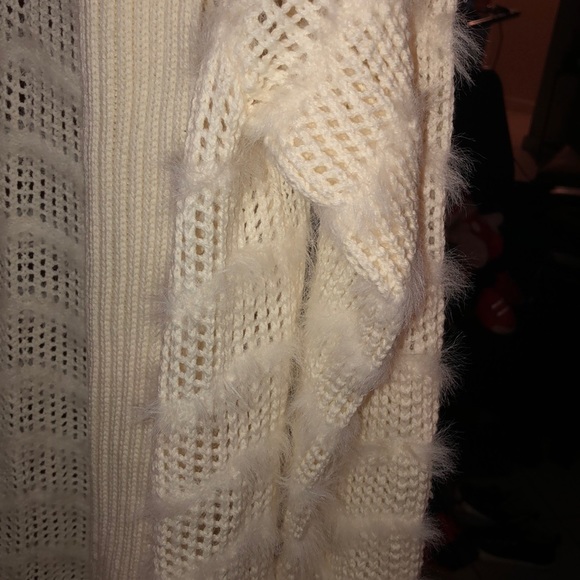 Candie - Picture 3 of 3